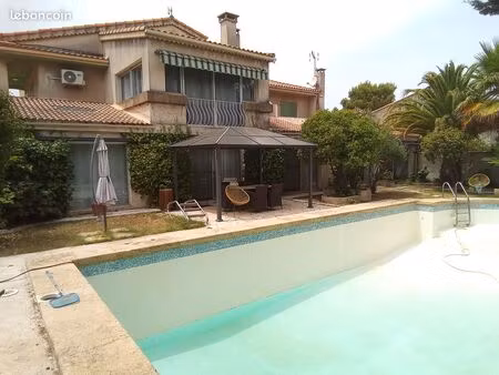vends batisse 326m2