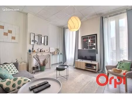 immeuble 7 pièces 346 m²