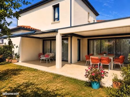 vaugneray – maison contemporaine de 145 m² – prestations haut de gamme