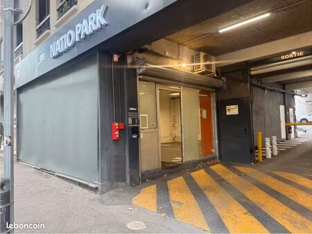 rare - local commercial 52 m2 au sein d’un parking public