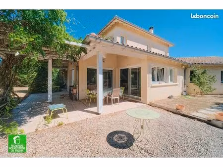 villa 6 pièces 148 m²