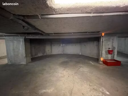 parking géant & sécurisé 6 min métro jean jaurès