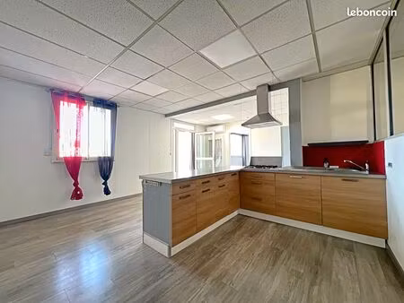 appartement 2 pièces 64 m²
