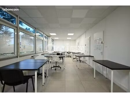 bureau 234 m²