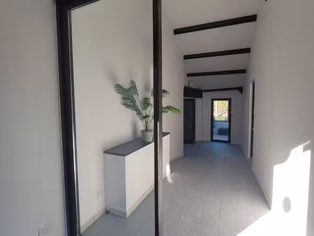 local 30m²