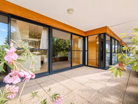 appartement t2 de standing avec grande terrasse et garage privatif à chamaliéres
