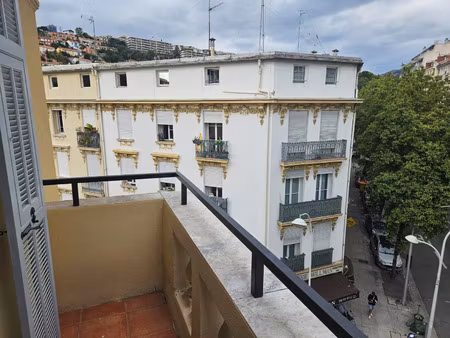 location appartement 2 pièces 46 m² à nice (06100)