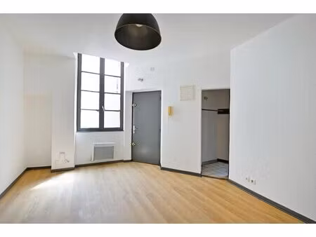 appartement 1 pièce de 24 m² à nîmes