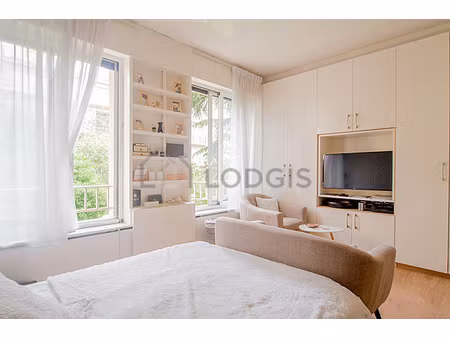 studio meublé avec ascenseur et concierge