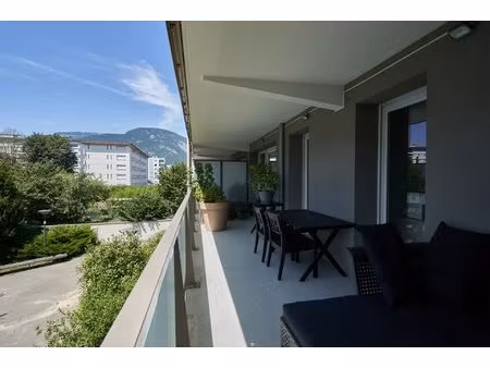 beau t3 avec terrasse