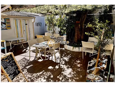 restaurant de 150 m2 à toulon avec cours interieure