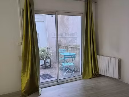 bd longchamp 1er - local avec garage