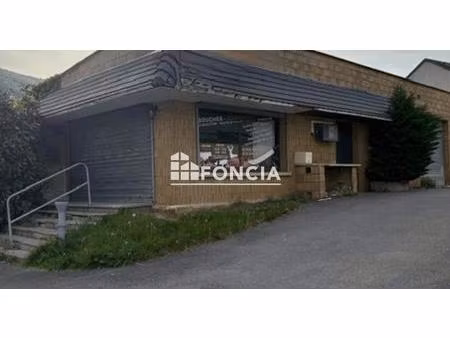 revin - local commercialle de 110m2 avec fort potentiel