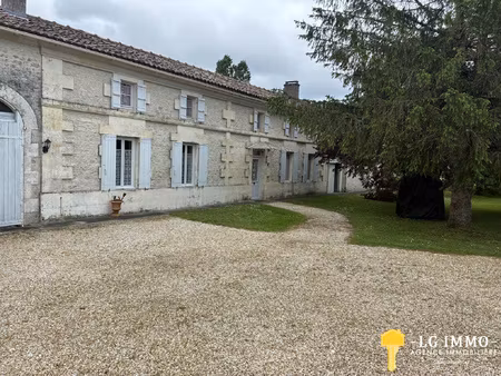 belle maison familiale de 315 m2  4 chambres  terrain 8000