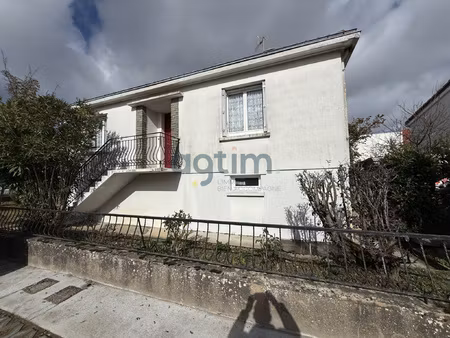 montaigu - maison sur sous-sol - garage - jardin