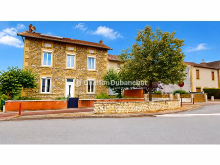 saint denis de cabanne (42) - maison 6 pièces 175 m2 avec dépendances et terrain