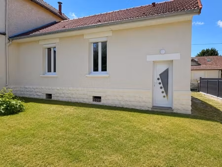 pavillon de plain pied  2 chambres  garage et jardin clos