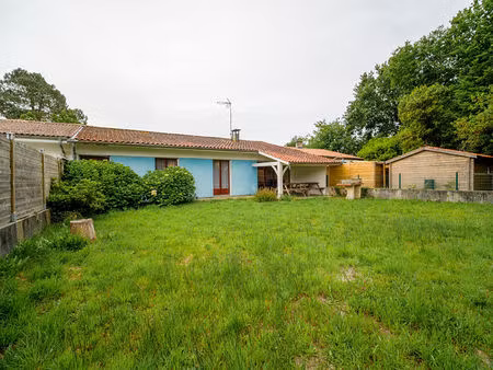 maison au bord du lac à rafraîchir