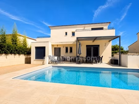 villa contemporaine  150 m2  4 chambres  piscine