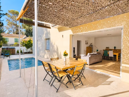 villa contemporaine au centre de teyran