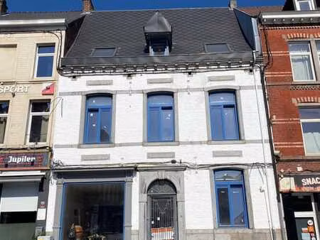 3 x appart 2/3 ch.-(sans charge) grand place. dispo en sept.