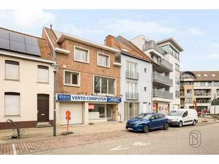 immeuble commercial avec logement  garage et terrasse