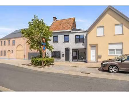 ruime halfopen woning met polyvalente beroepsruimte en ta...