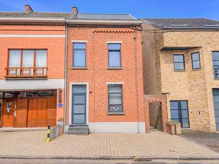 maison 3 chambres - 2 sdb et jardin