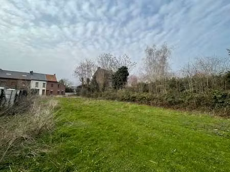 terrain constructible de ± 17 ares proche du centre-ville