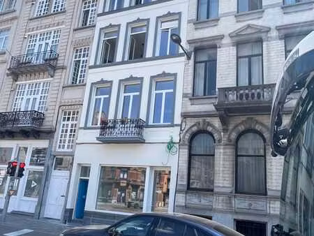 nouveau rez commercial bien situé à ixelles