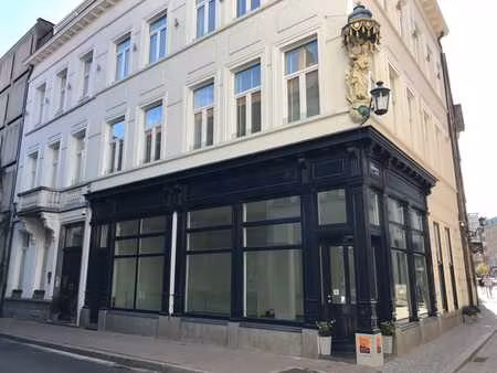 local commercial à louer – emplacement de choix au cœur d'an