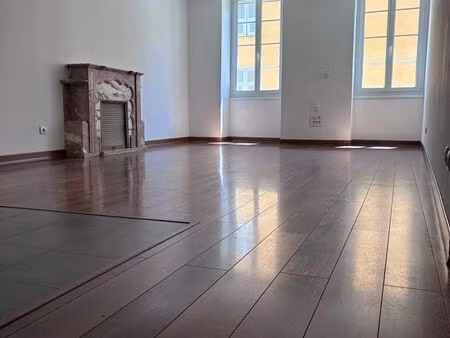 rare bastia rue napoléon superbe t3 95m2