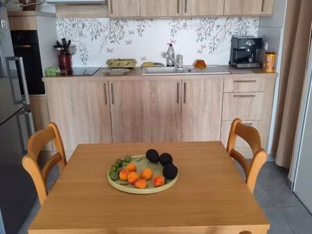 vente d'appartement   2 chambres  une salle d'eau  climatisation  cuisine équipée
