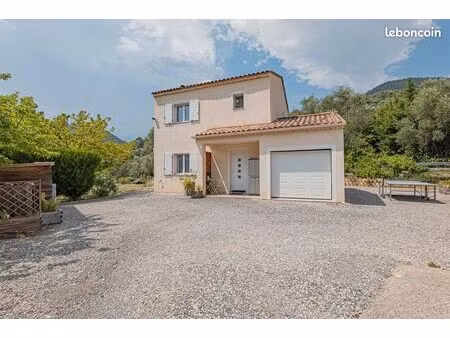 maison individuelle / 5 pieces - 110.10m² / au calme