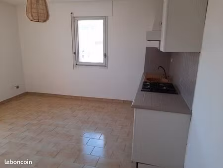 particulier loue appartement type 2
