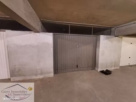 parking/box 13 m² hyères