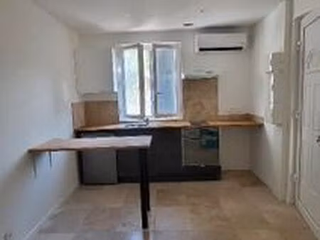 studio rénové de 16 90 m² avec climatisation et parking