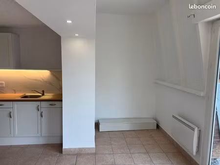 beau 2 pièces entièrement rénové – 44 m² – centre groslay + parking