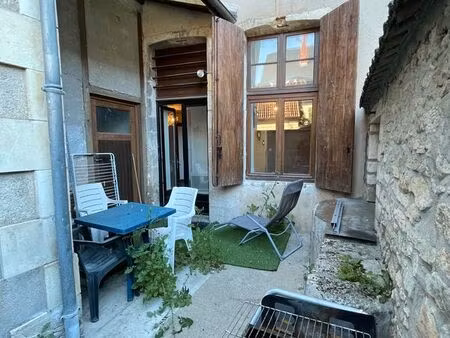 bel appartement t2 de 60m² avec cour privative – la charité-sur-loire