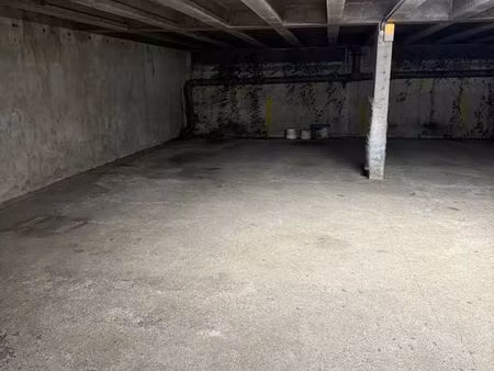 place de parking sécurisée