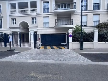 place parking à puteaux