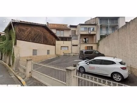 parking à louer : voitures - motos - velos