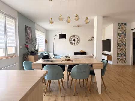 appartement spacieux refait à neuf quartier gare d'auray