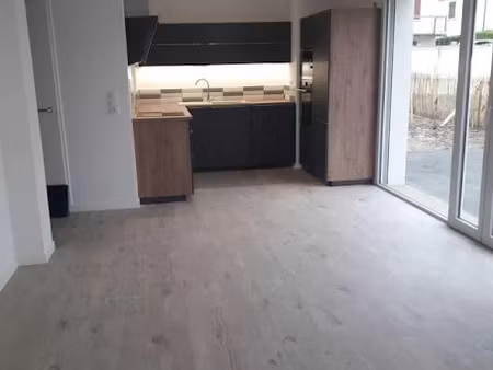location appartement 3 pièces 64.34 m² à royan (17200)  850 €