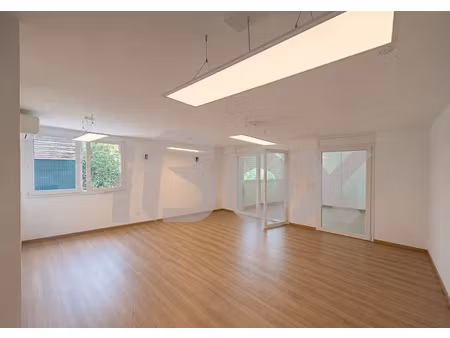 toulon champ de mars bureaux climatises pmr garage double as