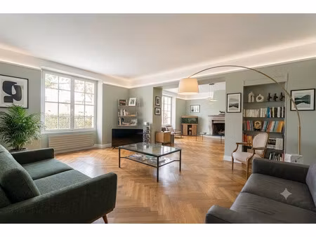 maison familiale 9 pièces 6 chambres de 295m2 située dans un