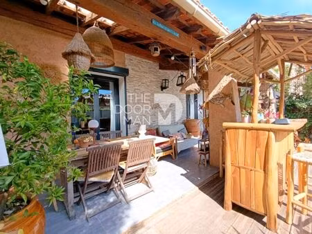 maison 83140