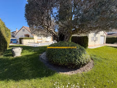 villa familiale de 164 m2 avec piscine  pool-house et double
