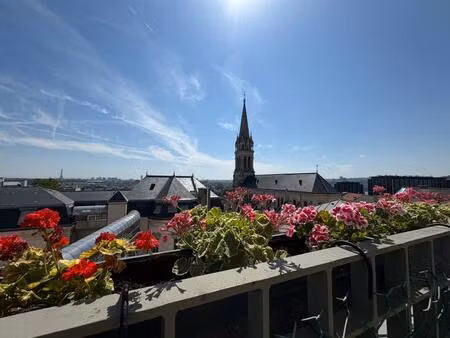 charmant 3 pièces avec balcon vue paris et tour eiffel