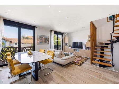 la varenne saint-hilaire triplex avec deux terrasses et ga